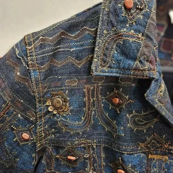 Chico's Boho Southwestern Embroidered Denim Trucker Jacket Size 0 (Sm) - Picture 4 of 6